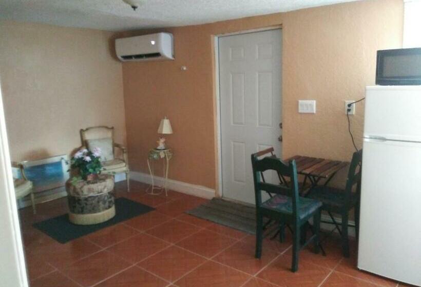 بنسيون Bon Soleil Stadium Guesthome