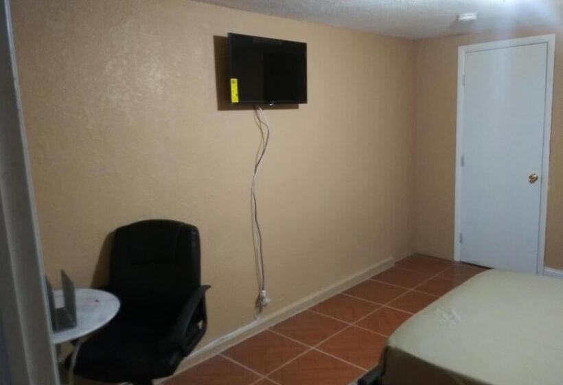 بنسيون Bon Soleil Stadium Guesthome