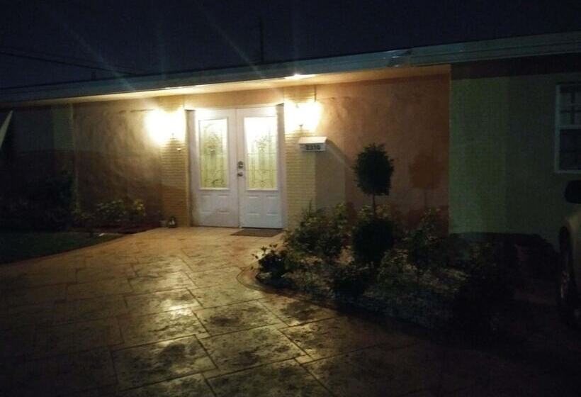 بنسيون Bon Soleil Stadium Guesthome