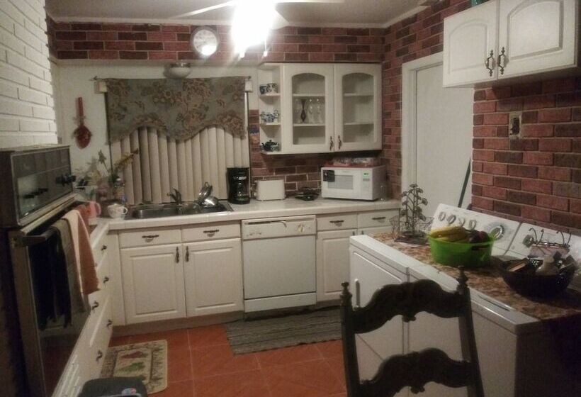 بنسيون Bon Soleil Stadium Guesthome