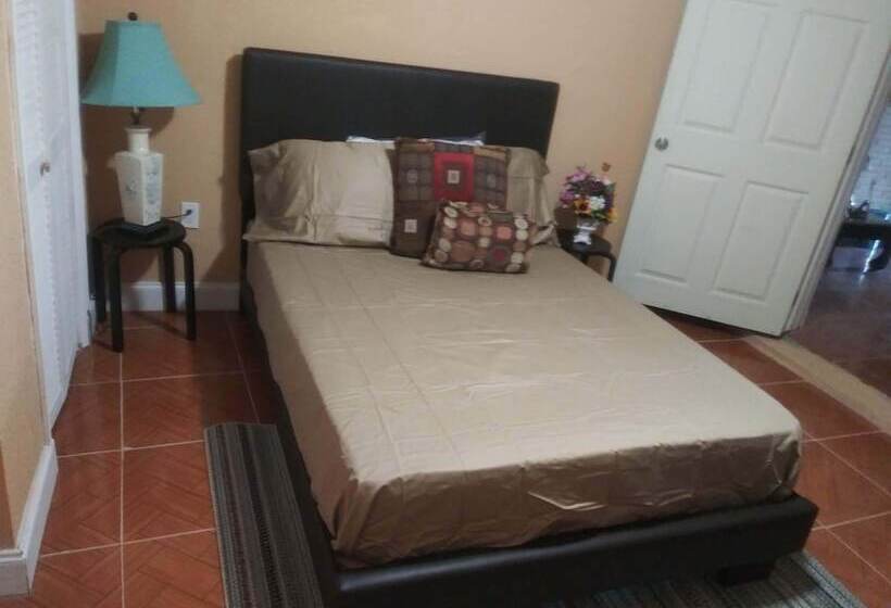 بنسيون Bon Soleil Stadium Guesthome