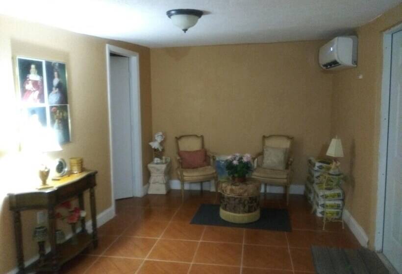 بنسيون Bon Soleil Stadium Guesthome