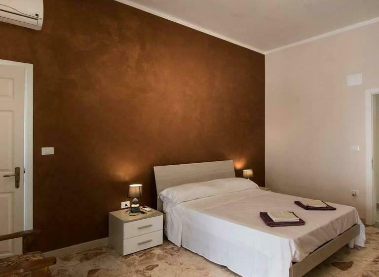 פנסיון Dimora Varchi