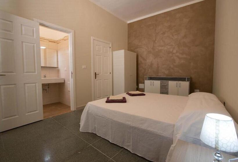 פנסיון Dimora Varchi