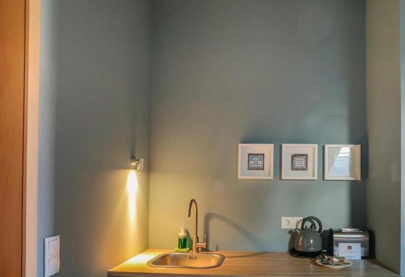 פנסיון Guest House Eça Agora!