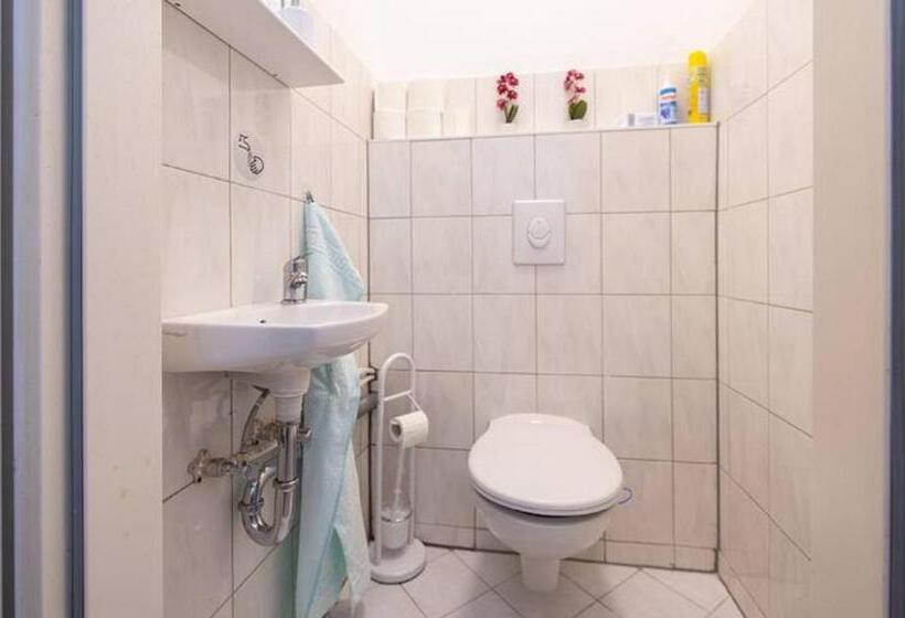 پانسیون Kiez Box Twentyforseven Private Room