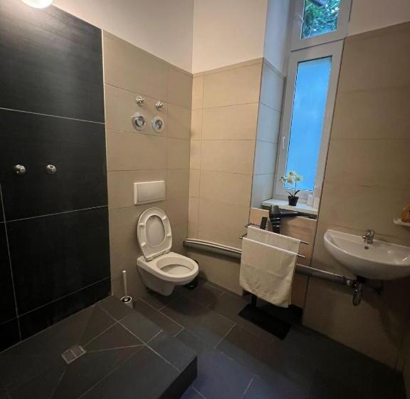 پانسیون Kiez Box Twentyforseven Private Room