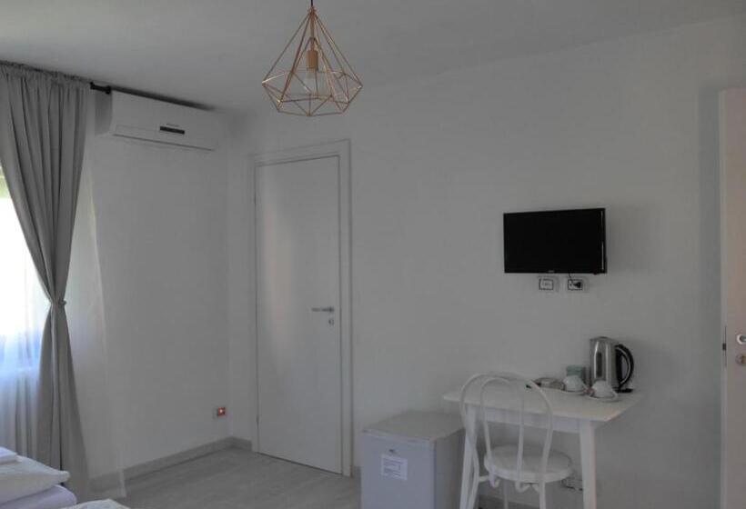 פנסיון La Tana Rooms