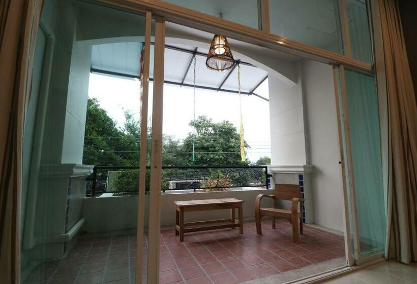 פנסיון Little Jasmine By The River