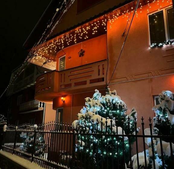 펜션 Camere De Inchiriat Roman