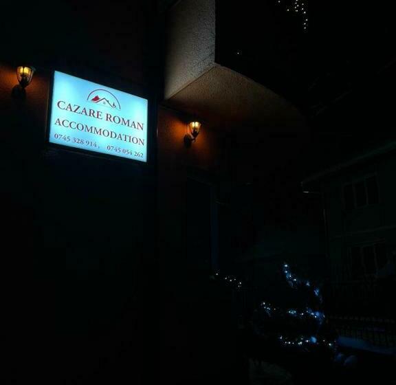 펜션 Camere De Inchiriat Roman