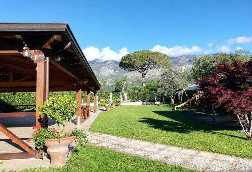 צימר Saturnia Garden