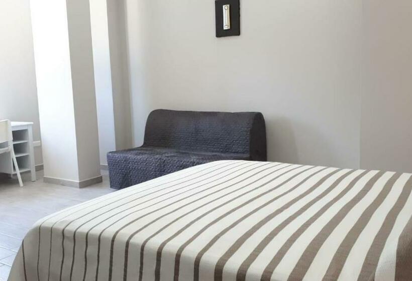 민박 Saturnia Garden