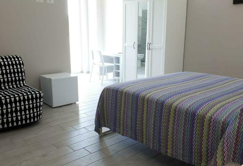 민박 Saturnia Garden