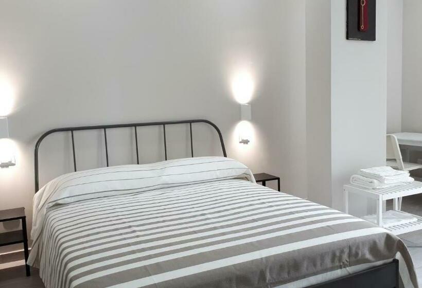 민박 Saturnia Garden