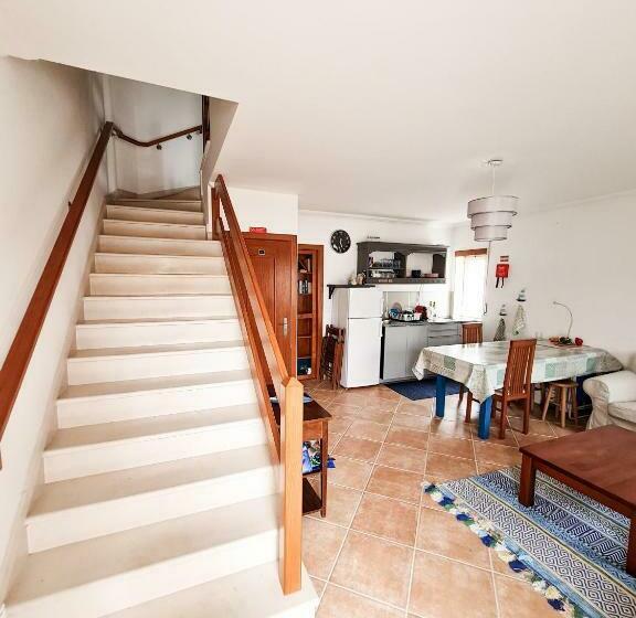 هاستل Cloud To Chill Surfhouse Baleal