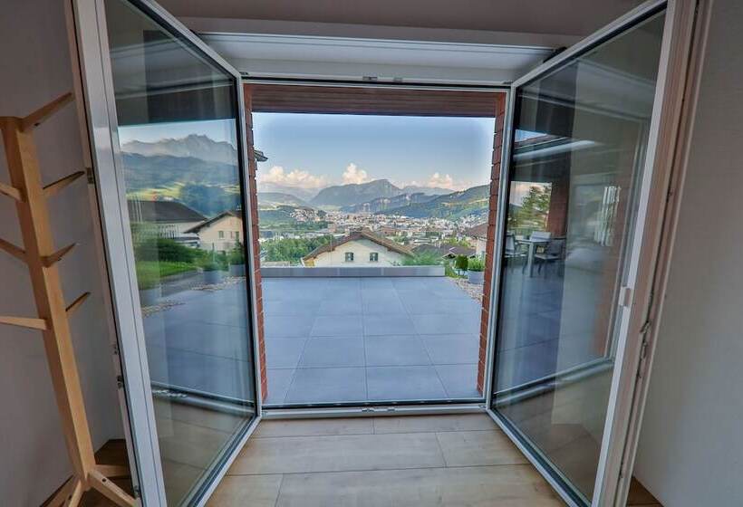 فندق صغير Young Backpackers Homestay