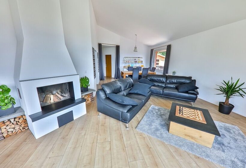 فندق صغير Young Backpackers Homestay