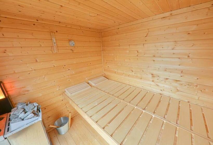 فندق صغير Young Backpackers Homestay