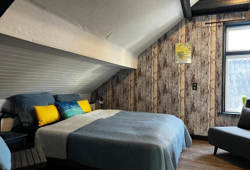 ベッドアンドブレックファースト Bed&breakfast Jonker
