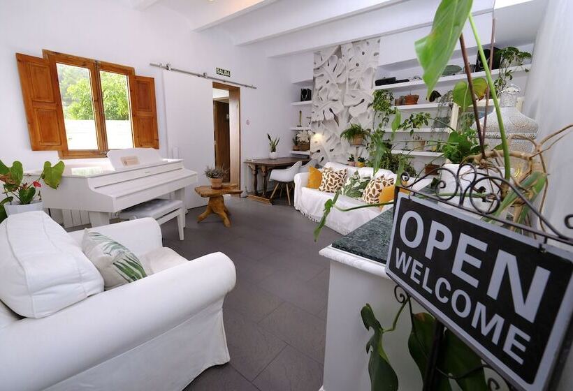 Bed and Breakfast Casa Caimari Guest House, For Mountain Lovers!