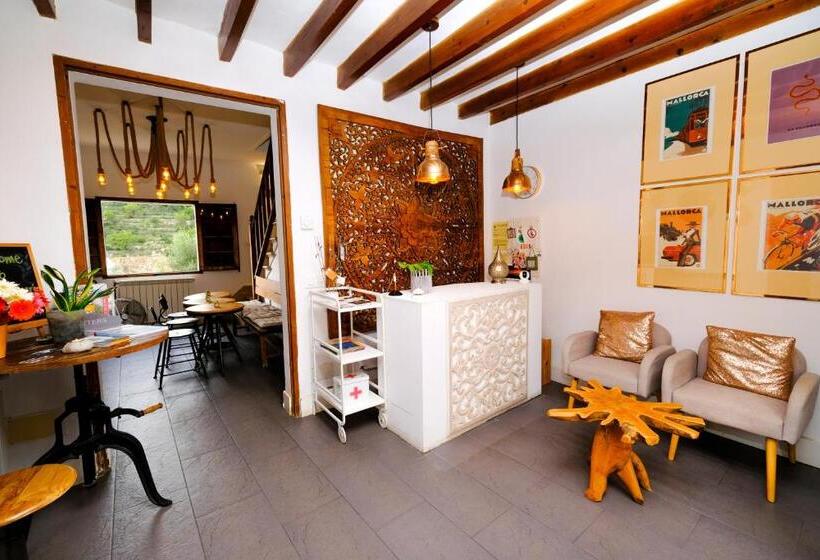 Bed and Breakfast Casa Caimari Guest House, For Mountain Lovers!