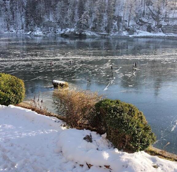 ベッドアンドブレックファースト La Combe Fleurie