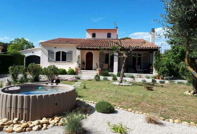 Bed and Breakfast Les Coronilles