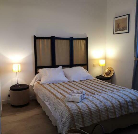 Bed and Breakfast Les Coronilles