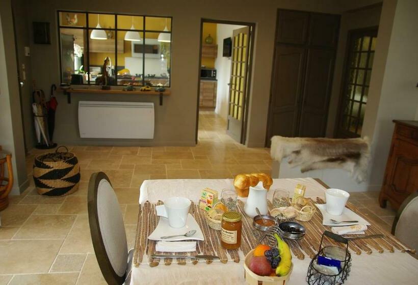 Bed and Breakfast Les Coronilles