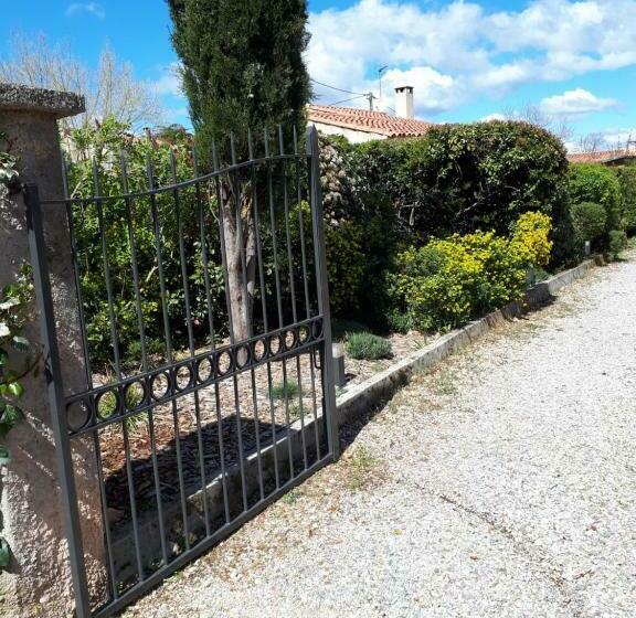 Bed and Breakfast Les Coronilles