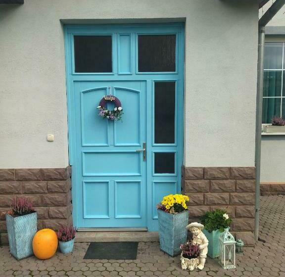 تختخواب و صبحانه Monato