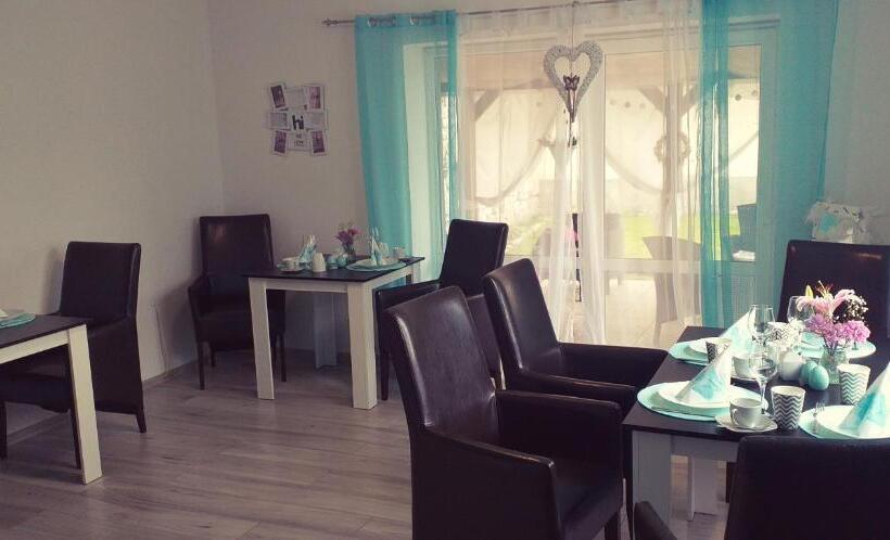 تختخواب و صبحانه Monato