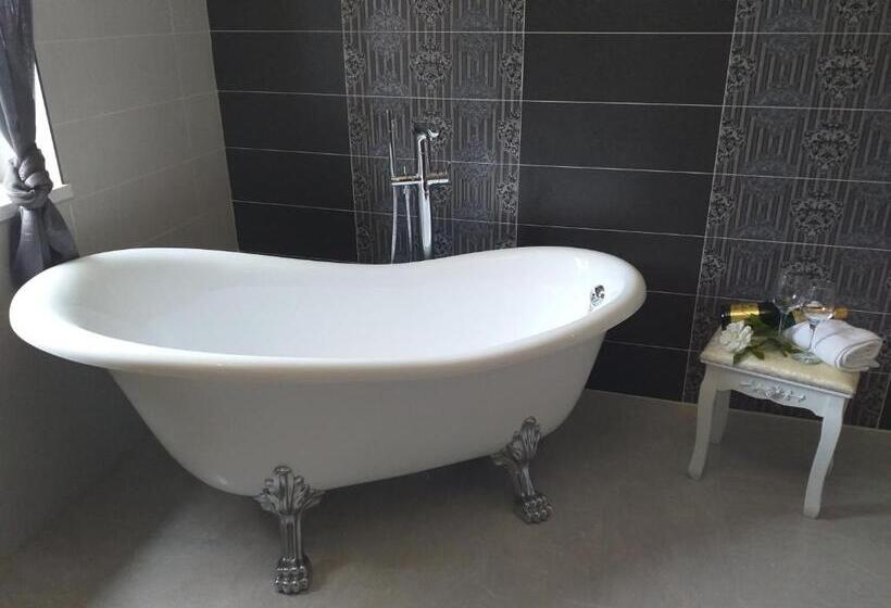 تختخواب و صبحانه Monato