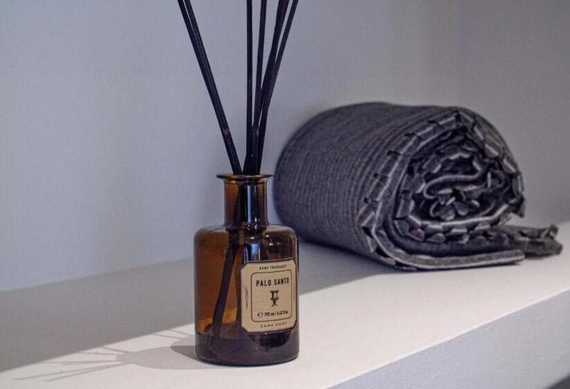 تختخواب و صبحانه Pine House   Faro Airport, Beach And City Center