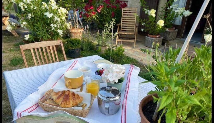 مبيت وإفطار Une Envie De Montagne