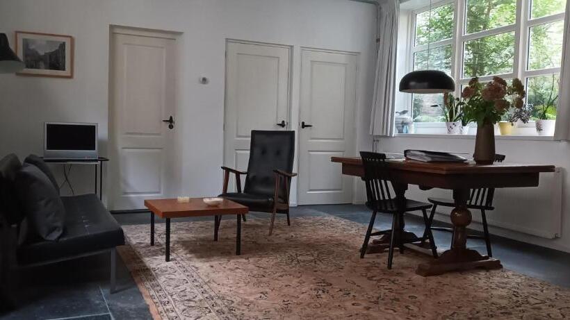 تختخواب و صبحانه Villa Conti