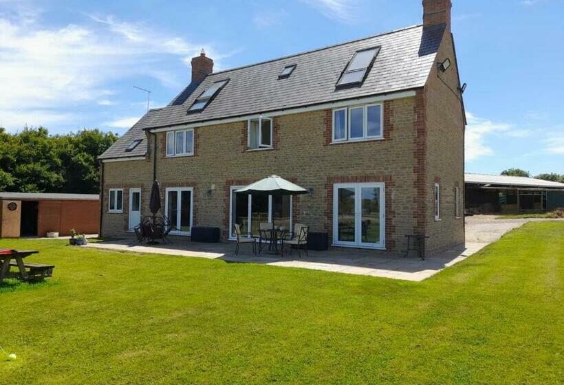 Folly Fields Farm B&b