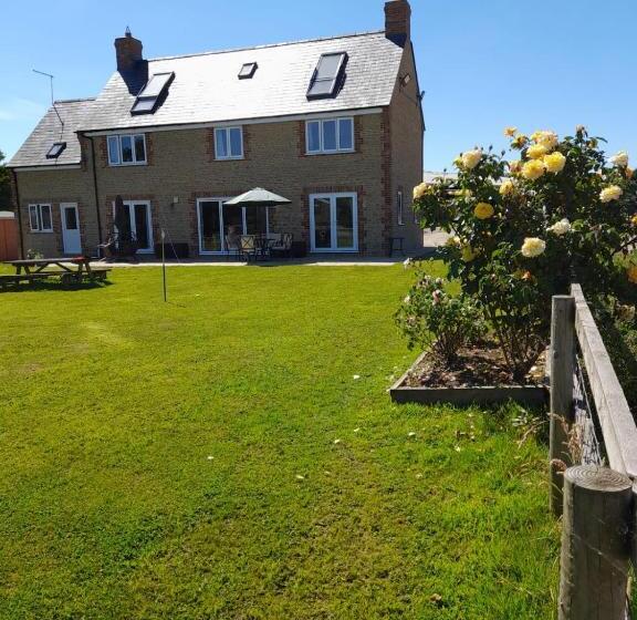 Folly Fields Farm B&b