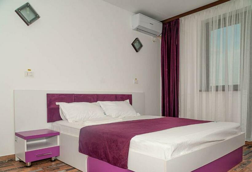 בית מלון כפרי Pensiunea Agroturistica Valentino