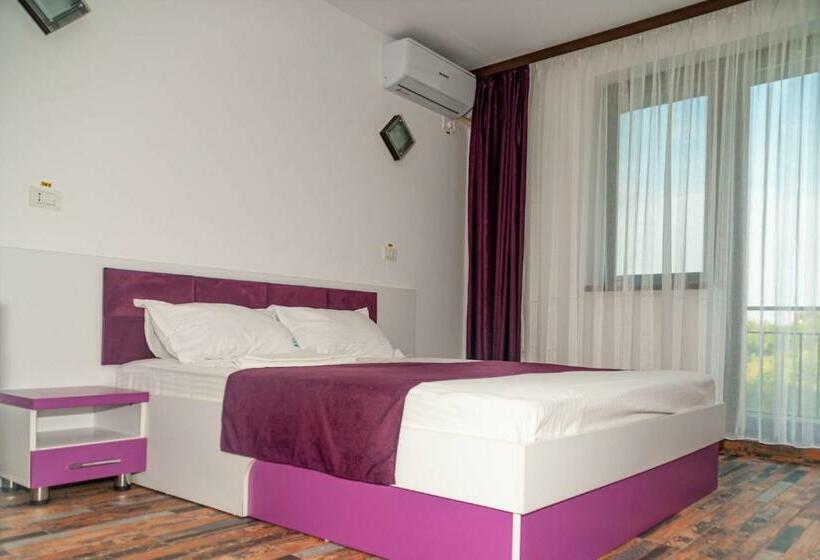 בית מלון כפרי Pensiunea Agroturistica Valentino