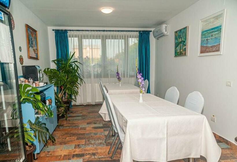 בית מלון כפרי Pensiunea Agroturistica Valentino