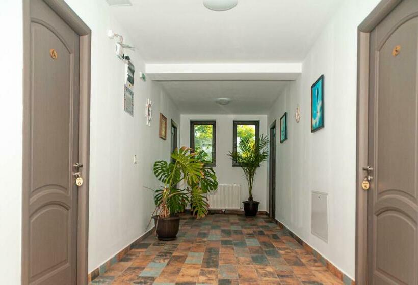 בית מלון כפרי Pensiunea Agroturistica Valentino