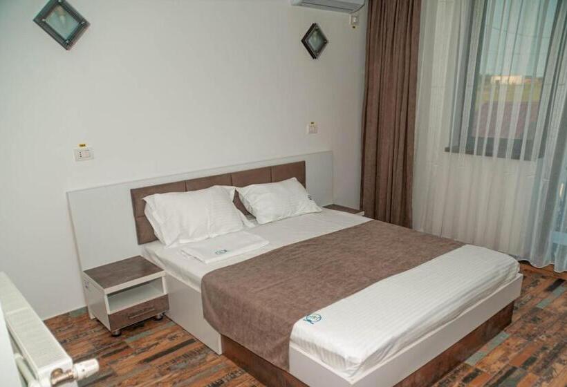 בית מלון כפרי Pensiunea Agroturistica Valentino