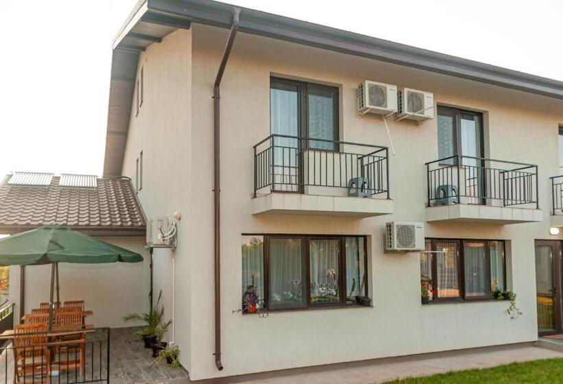 בית מלון כפרי Pensiunea Agroturistica Valentino