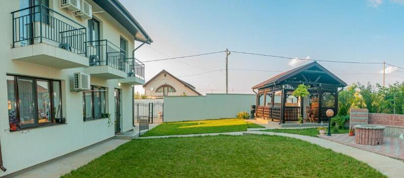 בית מלון כפרי Pensiunea Agroturistica Valentino