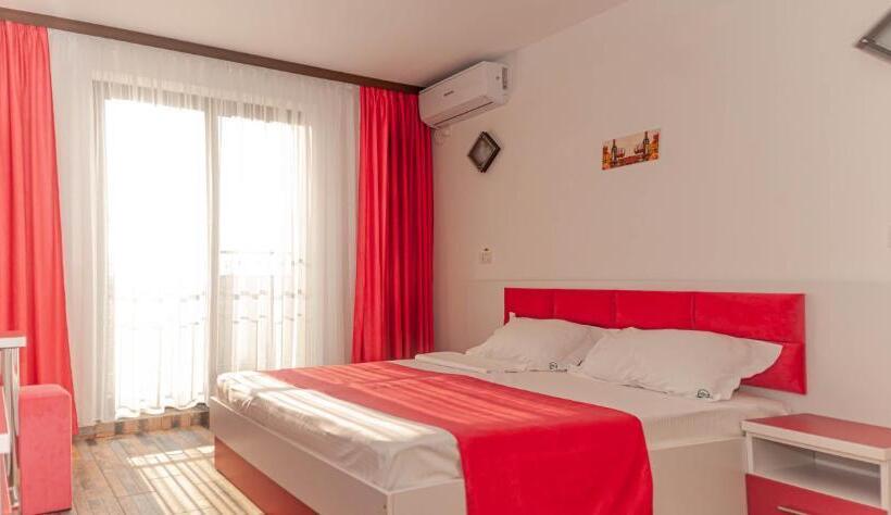 בית מלון כפרי Pensiunea Agroturistica Valentino