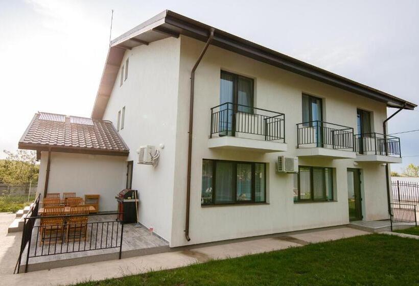 בית מלון כפרי Pensiunea Agroturistica Valentino