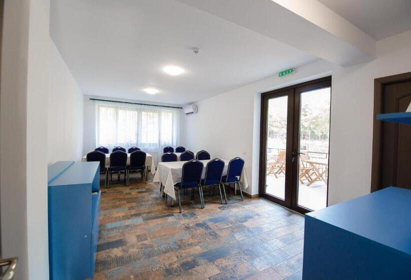 בית מלון כפרי Pensiunea Agroturistica Valentino