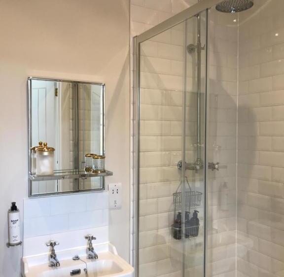 فندق The Cross Keys Sherborne